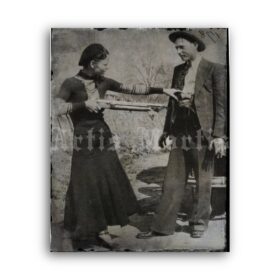 Printable Bonnie and Clyde crime lovers 1930s photo with gun - vintage print poster