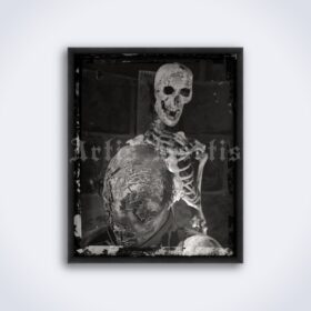 Printable Scary skeleton, corpse - Grand Guignol theatre stage photo - vintage print poster