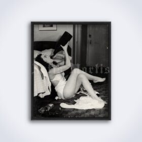 Printable Drinking sexy girl 1920s photo - retro photography, print, poster - vintage print poster